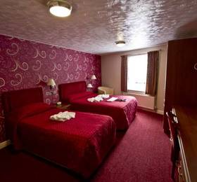 Howden Court Hotel  в Торки