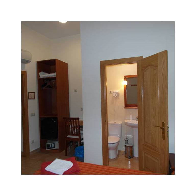 Hostal Tirso Plaza 
