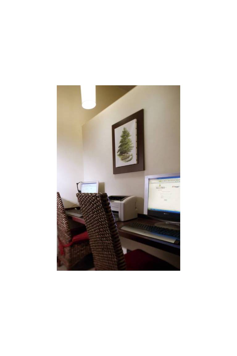 Alloro Suite Hotel 