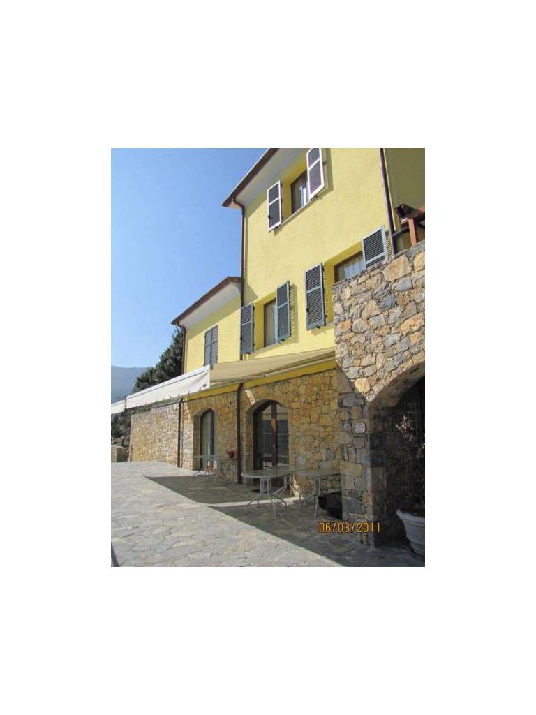 Arianna Hill House 