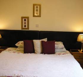 Clunie Guest House  в Перте