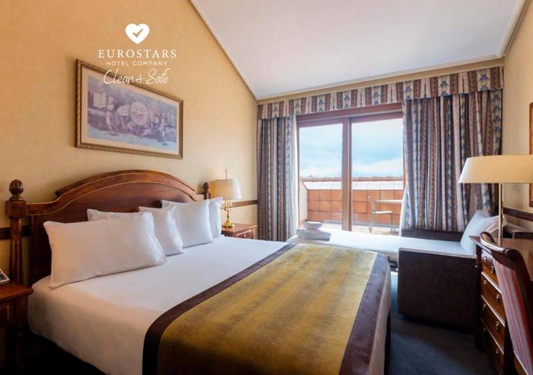 Hotel Reina Isabel 