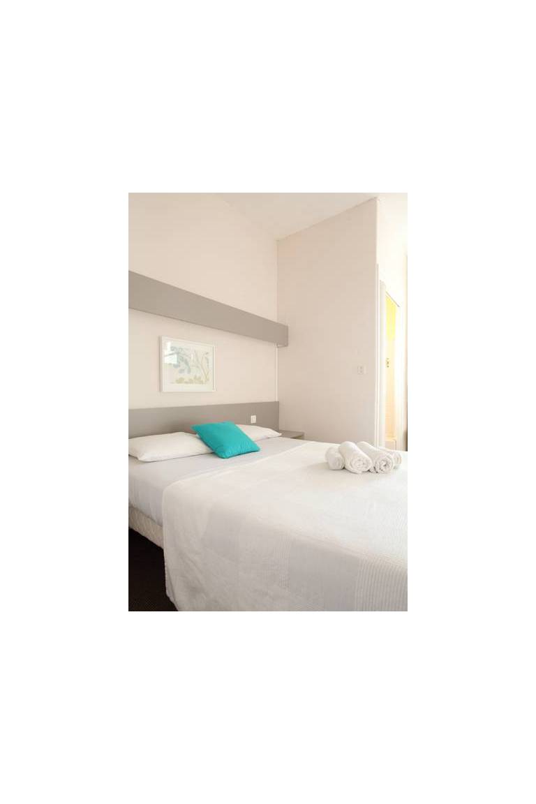 Little Lodge Hotel 