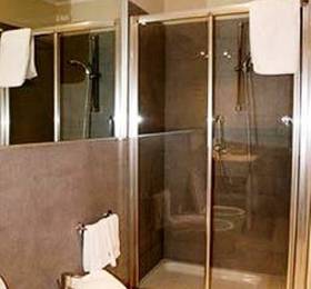 Rovati Guesthouse  в Риме
