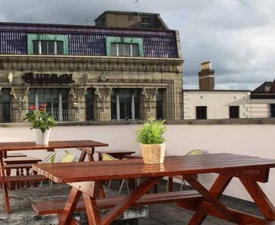 The Apache Hostel  1*