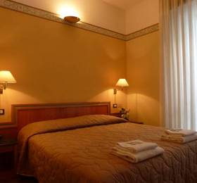 Hotel Marina Bay  в Римини