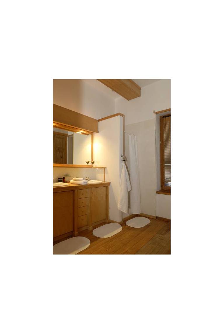 Lyon Guest House 