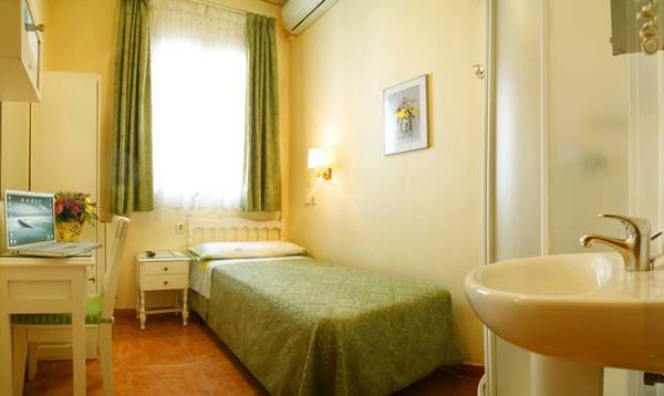 Hostal Los Alpes 2* Испания, Мадрид