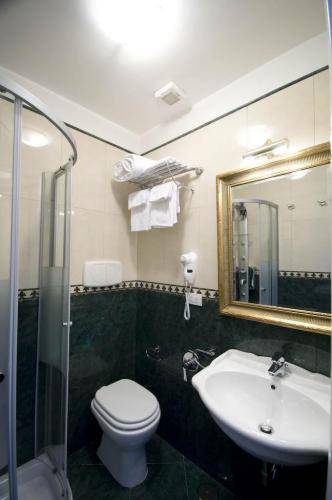 Domus Borgognona  Италия, Рим