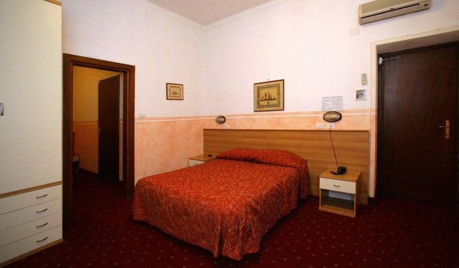 Hotel Assarotti 2* Италия, Лигурия