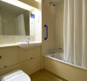 Travelodge Cork  в Корке