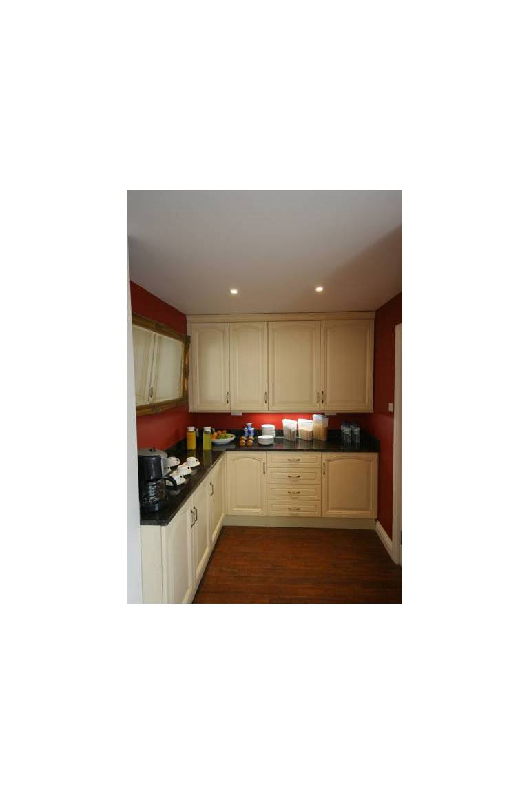 Highclere Hotel 