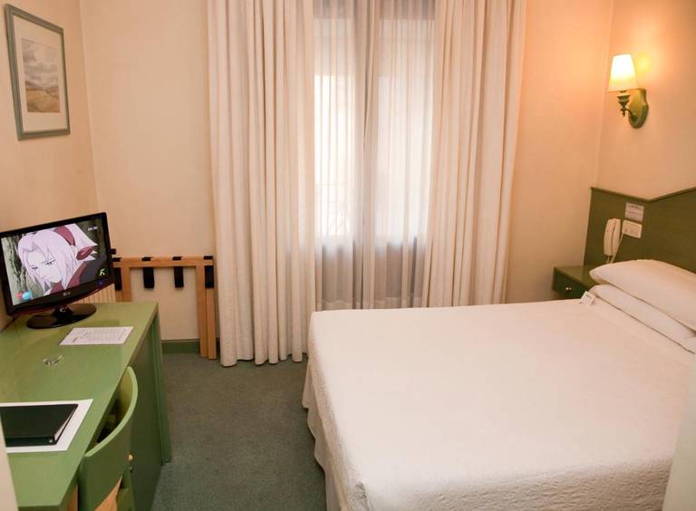 Hostal Navarra B&B