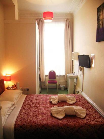 The Ellesmere  3* Великобритания, Истборн