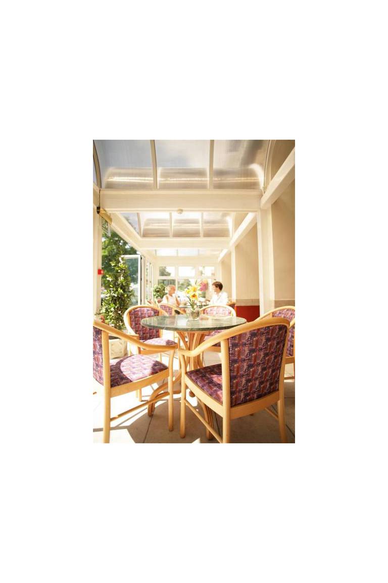Elstead Hotel 