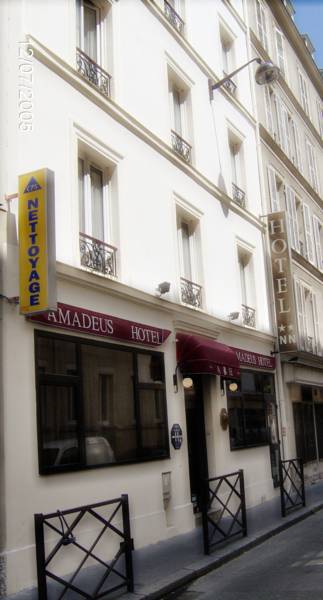 Amadeus Hotel 2*