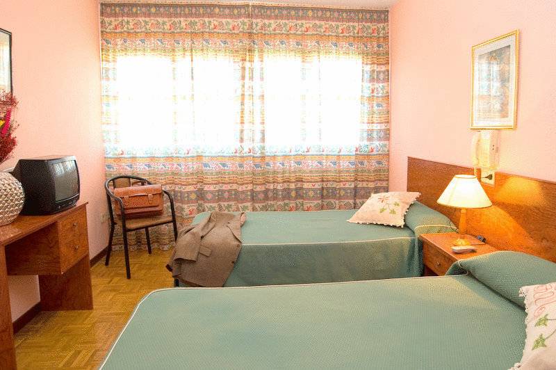 Hotel Can-Vic  1* Испания, Гвадалахара
