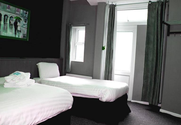 Henson Hotel 