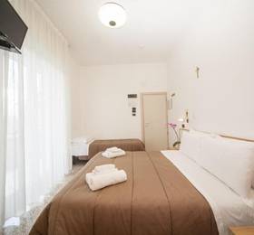 Hotel Zurigo  в Римини