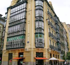 Hostel B&B&B  в Сантандере