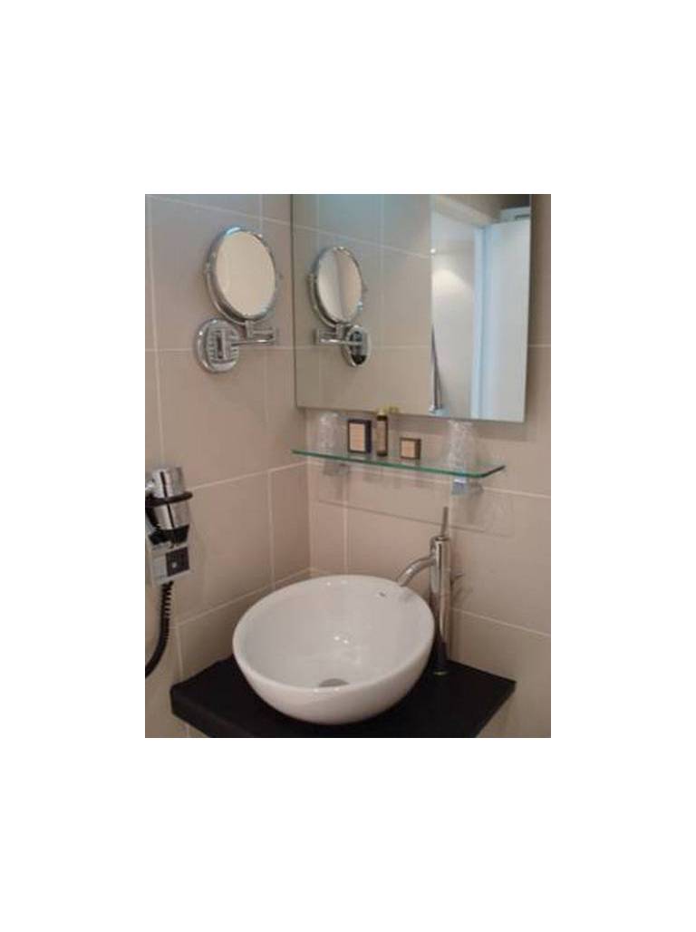Villathena 2, Paris