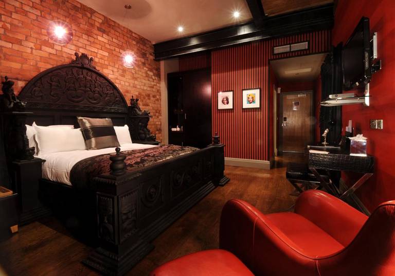 Velvet Hotel 