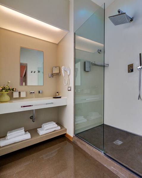 Hotel Dharma