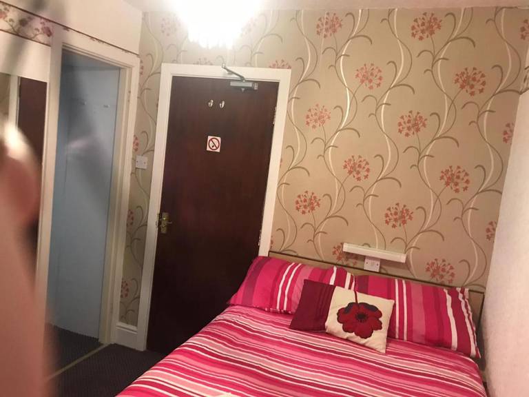 Belroy Hotel 