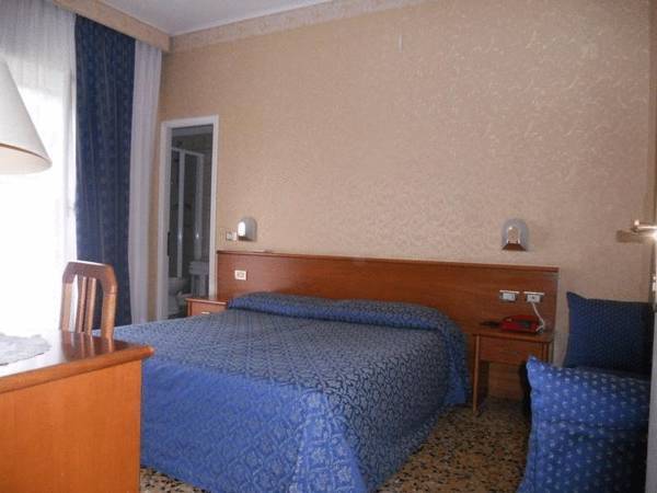Hotel Astra  2* Италия, Специя
