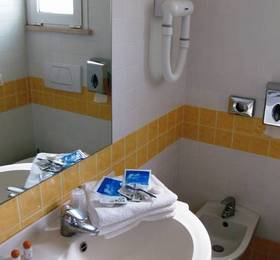 Hotel Essen  в Римини