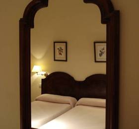 Hotel Abril  в Севилье