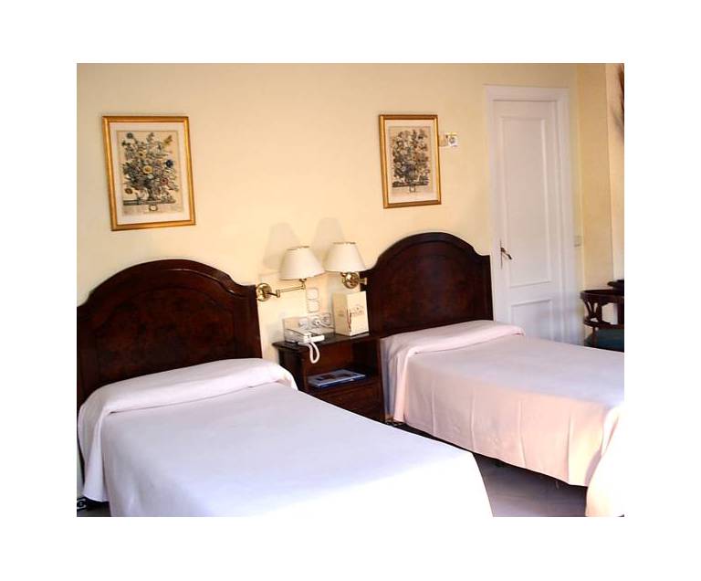Hotel Abril 