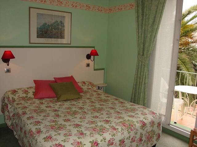 Le Ponteil  2* Франция, Антиб