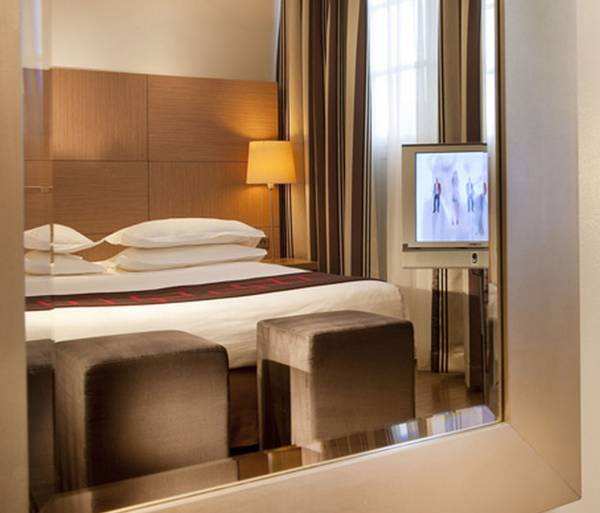 Athena 3* Франция, Париж