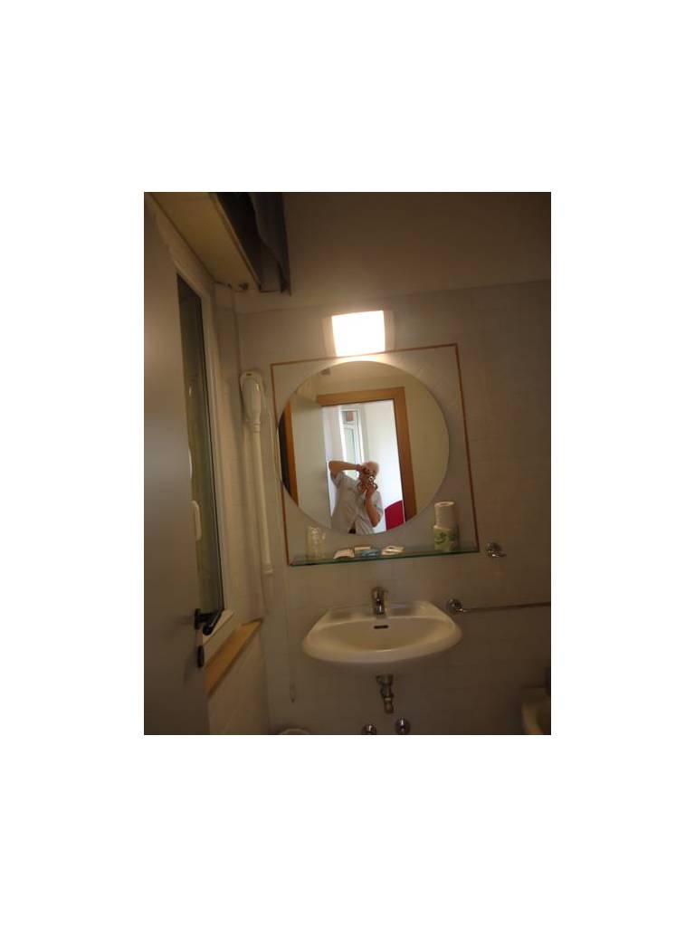 Hotel L&V 