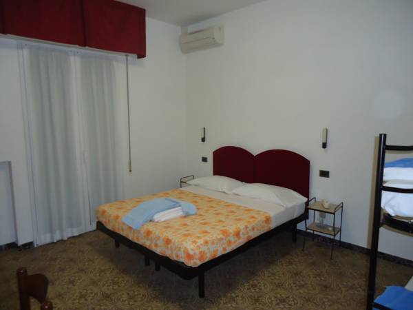 Hotel L&V 