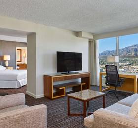Hilton Los Angeles North-Glendale & Executive Meeting Center  в Глендейле