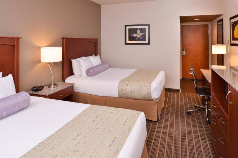 Microtel Inn & Suites by Wyndham Colorado Springs 
