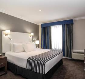 Sandman Signature Hotel & Suites Edmonton South  в Эдмонтоне