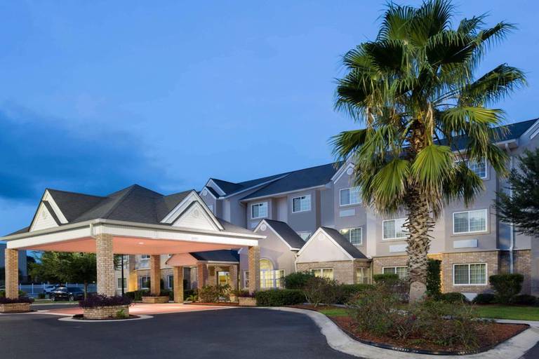 Microtel Inn & Suites by Wyndham Kingsland 