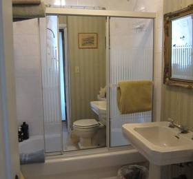 Pimblett's Toronto Downtown Bed &Breakfast  в Торонто