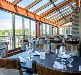 Le Montagnais Hotel and Convention Center  в Шикутими