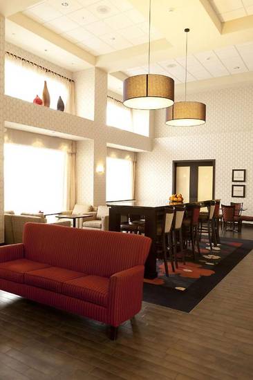 Hampton Inn & Suites by Hilton Lethbridge  3* Канада, Летбридж
