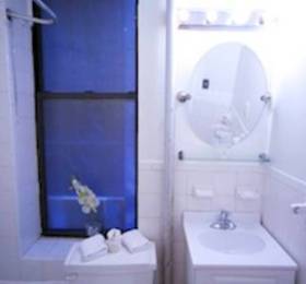 Central Manhattan Apartment at 4th Street  в Нью-Йорке