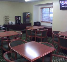 Microtel Inn by Wyndham Atlanta Airport  в Атланте