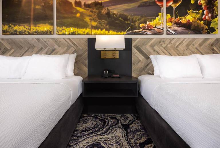 GuestHouse International Inn-Biltmore 
