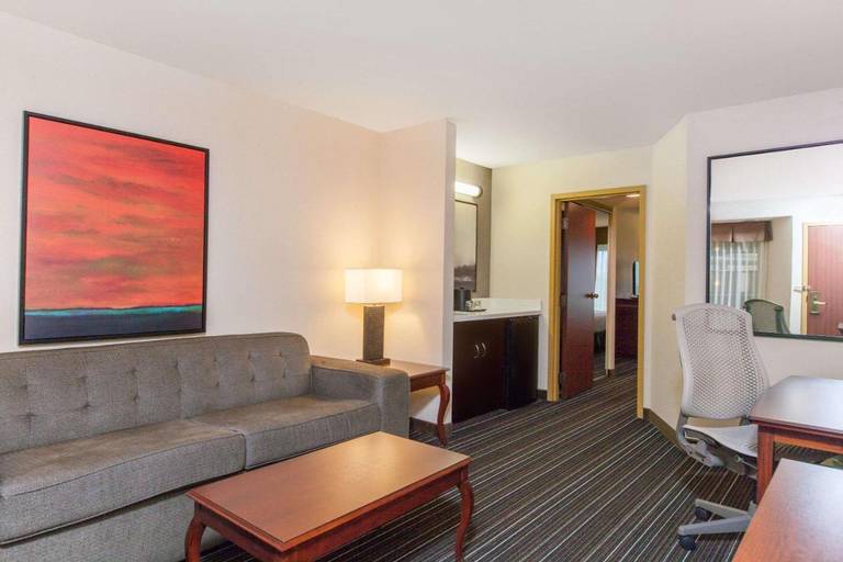 Wyndham Dallas Suites - Park Central 