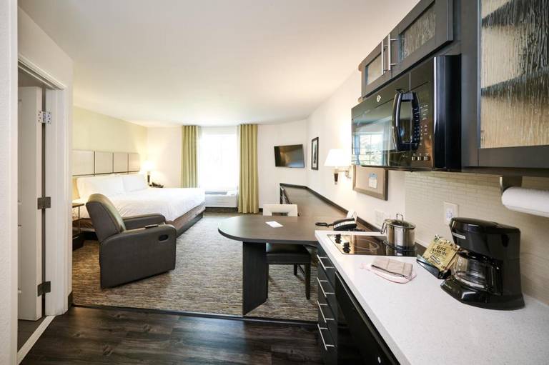 Candlewood Suites Detroit-Ann Arbor 