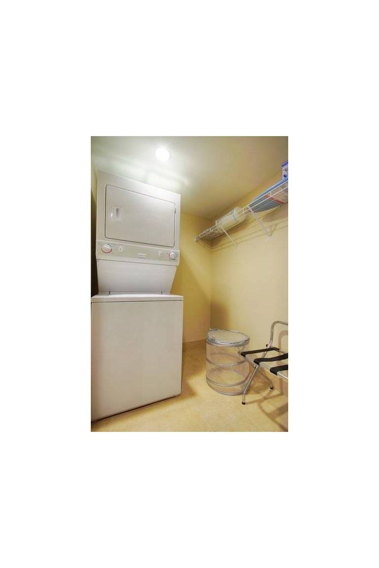 Old Port Furnished Apartment Hotel 