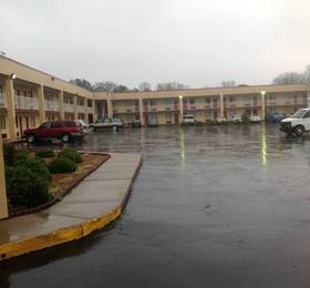 Туры в Colonial Inn and Suites - Memphis  в США
